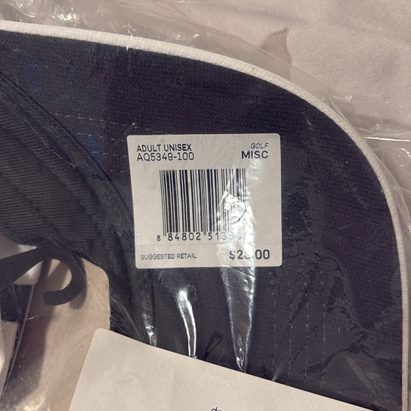 New in bag, Nike hat - Picture 5 of 5